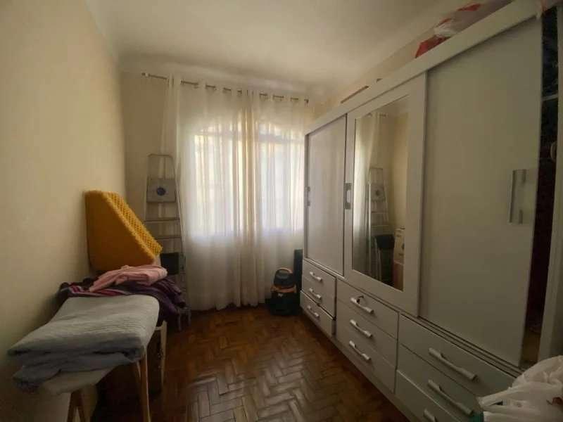 Grande Casa com Três Kitnets - Alfa Imóveis