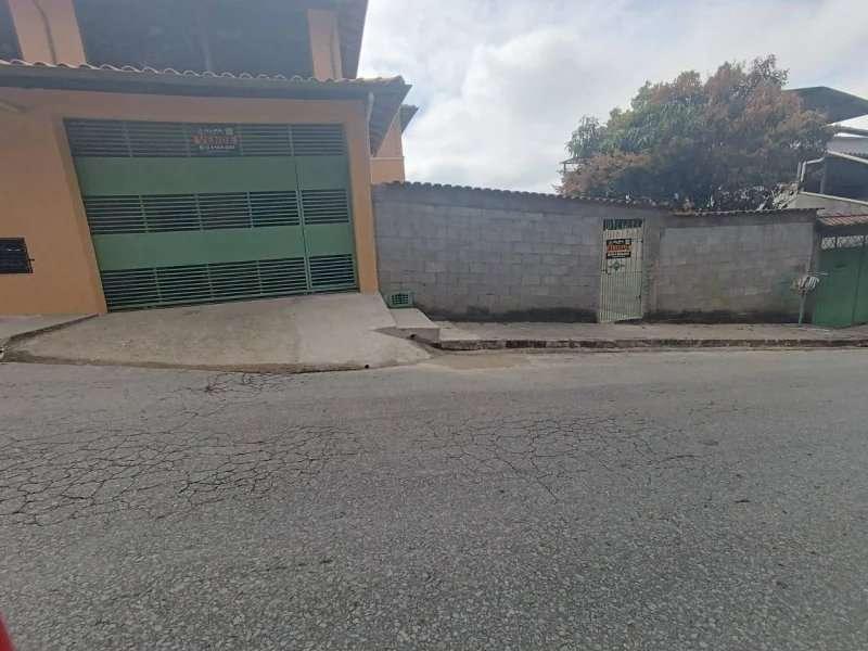 Casa à venda com 3 quartos - Caiçaras,Barbacena